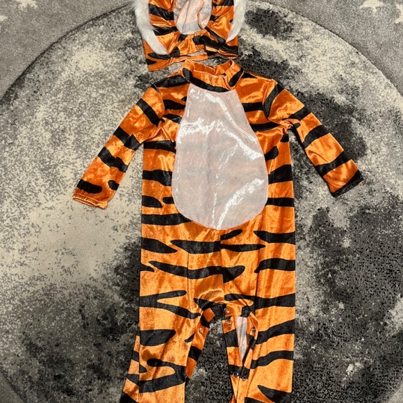 Tiger costume - Picture 3 of 3